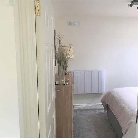 2 Bedroom Back Garden Escape Chalet Naas