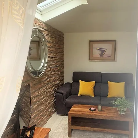 2 Bedroom Back Garden Escape Chalet