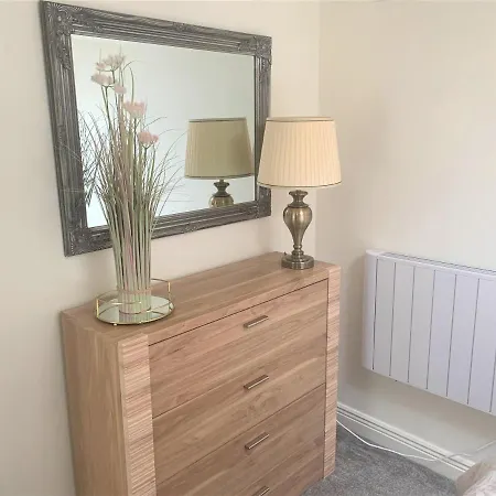2 Bedroom Back Garden Escape