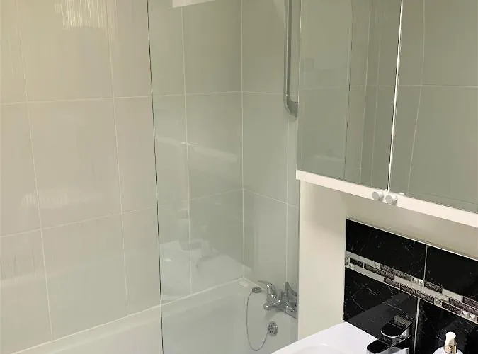 2 Bedroom Back Garden Escape 샬레