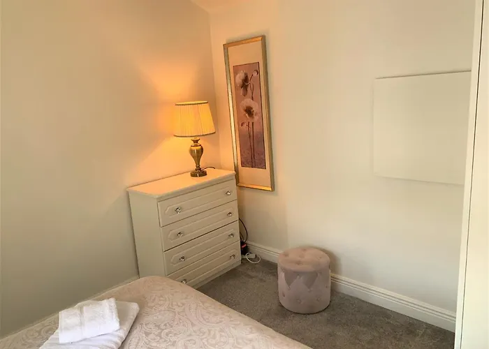 2 Bedroom Back Garden Escape