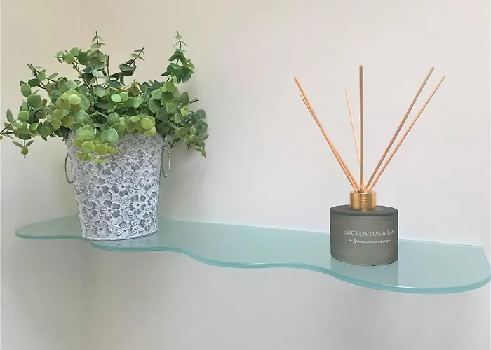 샬레 2 Bedroom Back Garden Escape