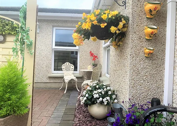 Шале 2 Bedroom Back Garden Escape Нейс