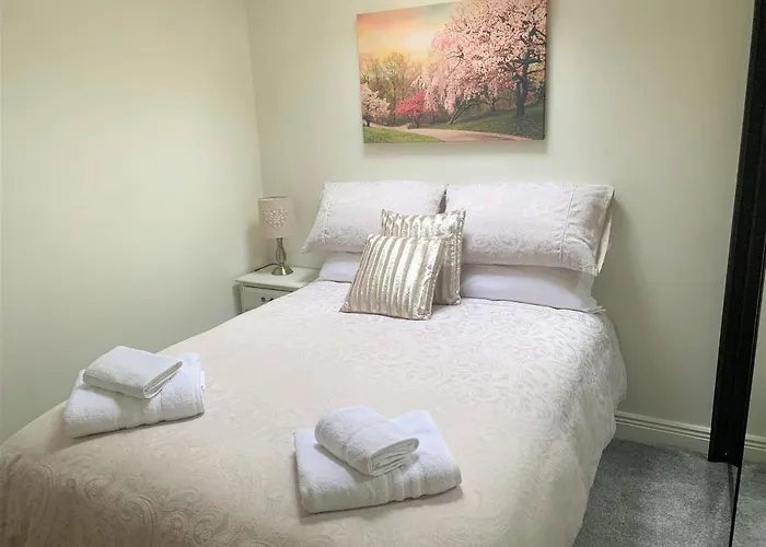 Alpehytte 2 Bedroom Back Garden Escape Naas